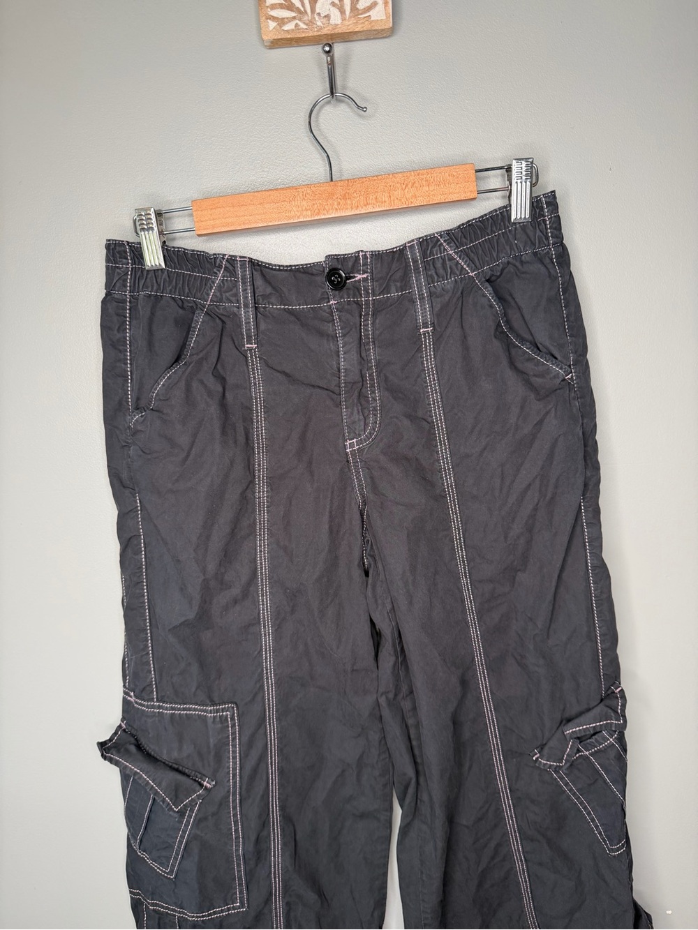 BDG Urban Outfitters Black Contrast Stitch Low Rise Baggy Cargo - Picture 4 of 11